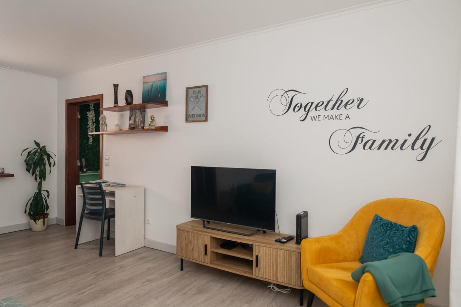 Family Friendly Azorean Apartment Ponta Delgada Zewnętrze zdjęcie